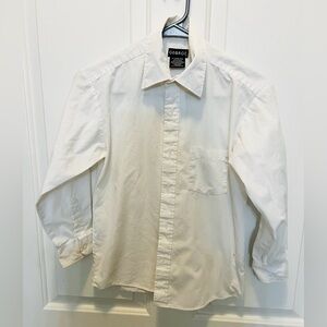 $4 BOY GROEGE BUTTON UP SHIRT SIZE6/8 $4 If bundled. Perfect condition